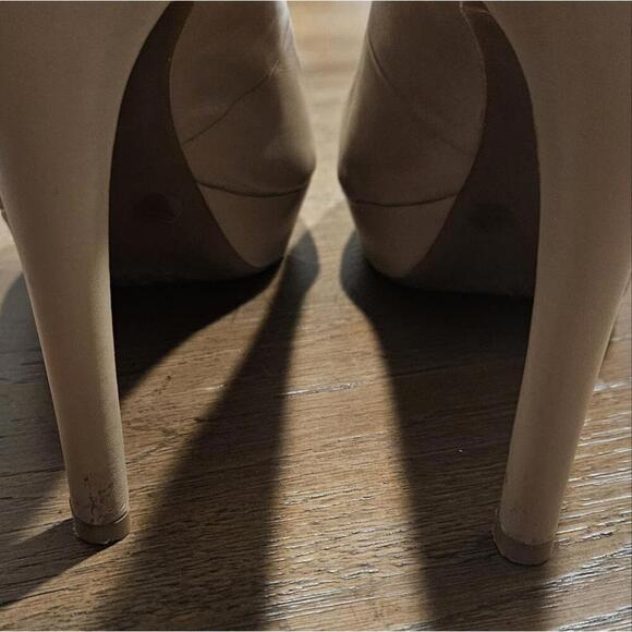 Gianni Bini Neutral High Heel Platform Size 9 - Picture 4 of 9